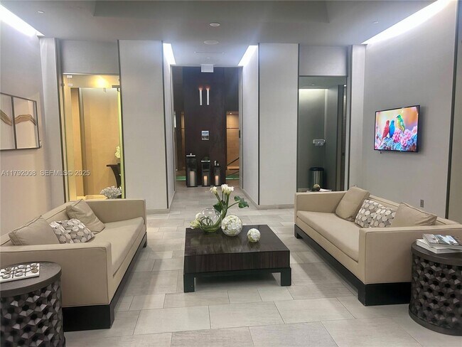 Building Photo - 1830 S Ocean Dr