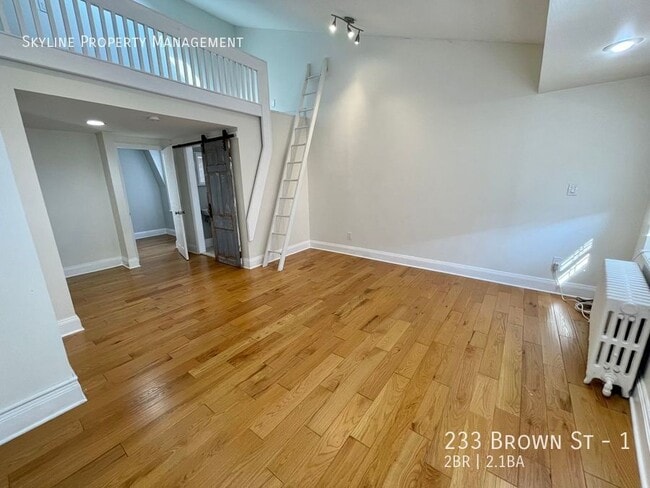 Building Photo - 233 Brown St