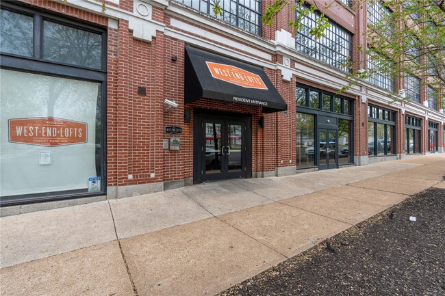 Building Photo - 4100 Forest Park Ave