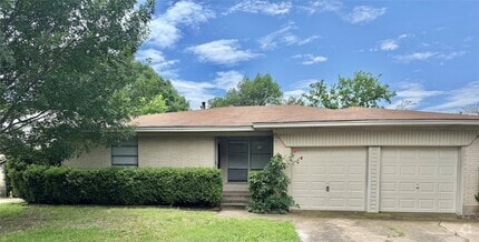 Building Photo - 2358 Inadale Ave