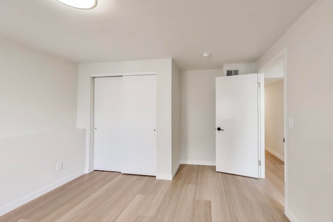 Building Photo - Beautiful Updated 3BD/2BA + Bonus Room Hom...