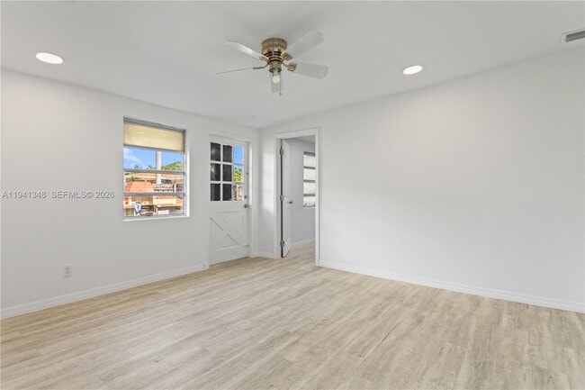 Building Photo - 3253 Pierce St