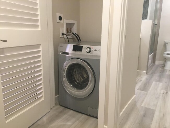 Building Photo - 1-Bedroom Unit with Parking in Mountain View, CA!