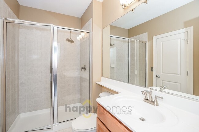 Building Photo - Stunning 2BR/2BA Condo in the Heart of Mt. Pleasant