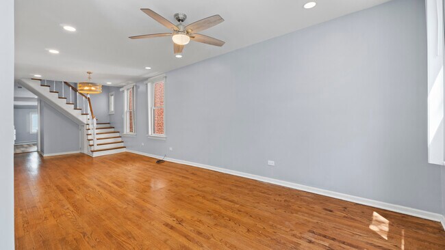 Primary Photo - 1702 W Superior St