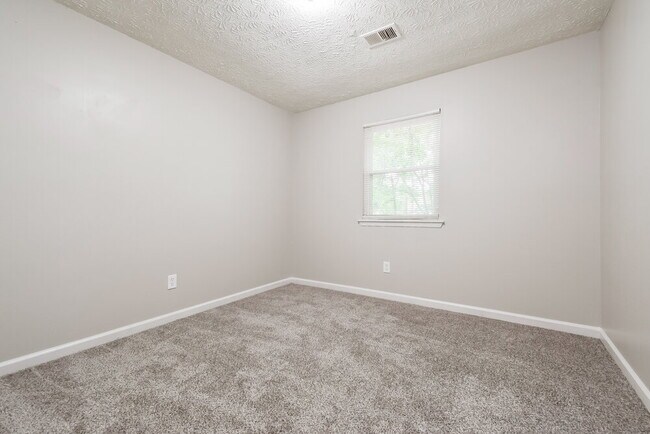 Building Photo - 8985 Yarmouth Dr