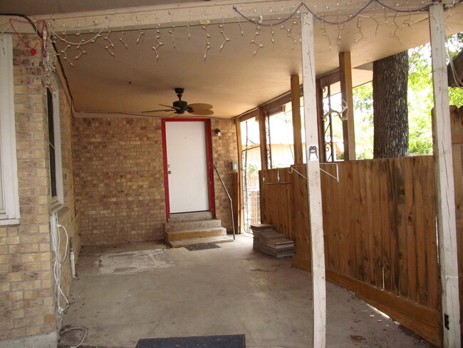 Building Photo - 3 BEDROOM, NEAR UMHB