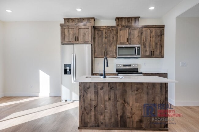 Building Photo - Brand New 3 Bedroom 2.5 Bath Townhome - Small dog allowed