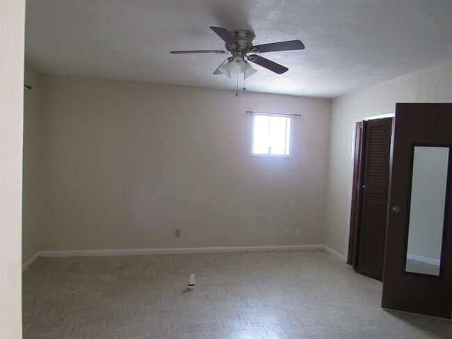 Building Photo - 3519 Flores Ave