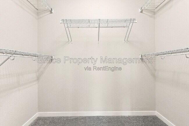 Building Photo - 10229 Southlawn Cir