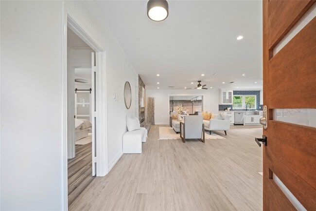 Building Photo - 9022 Quebec Dr