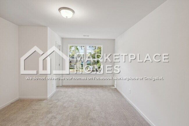 Building Photo - 3719 Oakwood Rd