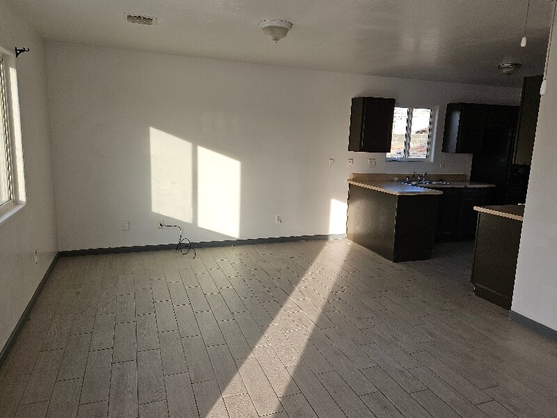 Building Photo - 5070 S Park Ave