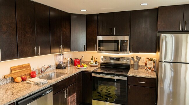 Building Photo - 2000 U.S. 29-SI ID1511358P