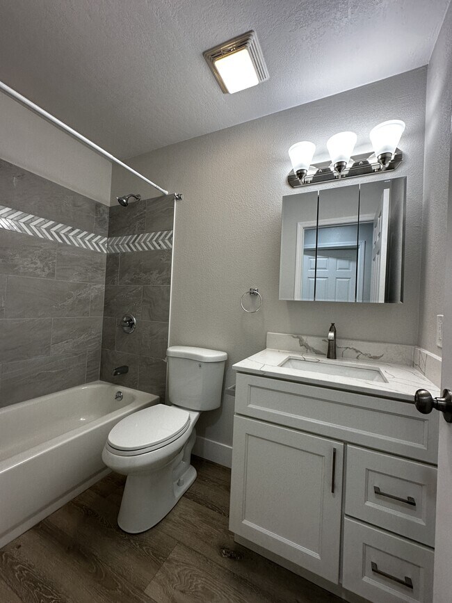 Building Photo - 3221 San Carlos Way
