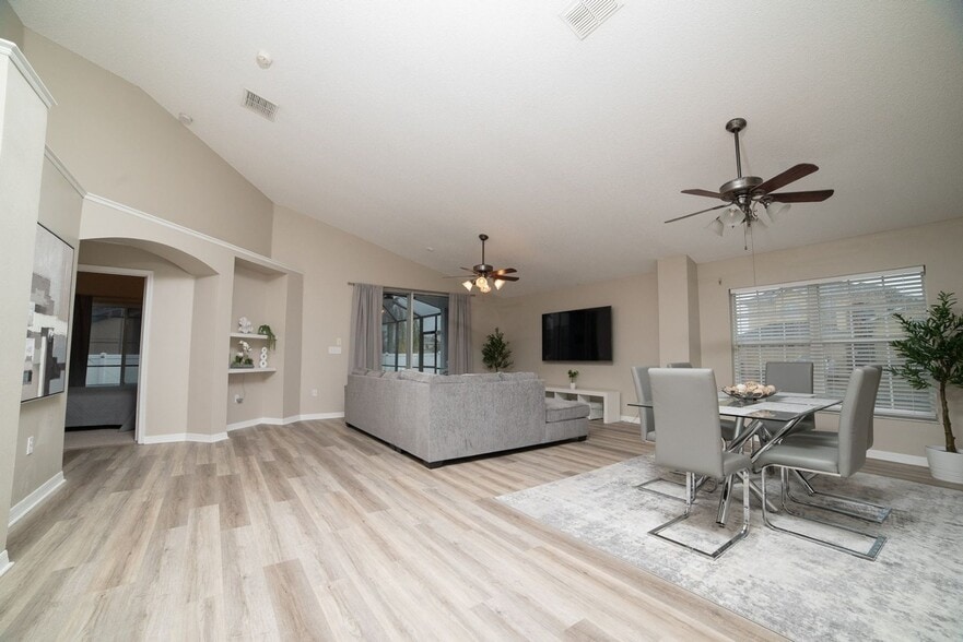 Building Photo - 7900 Canary Palm Ct