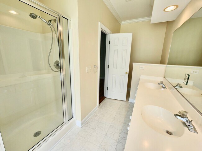 Building Photo - Charming 2 bedroom plus flex room in Dunes...