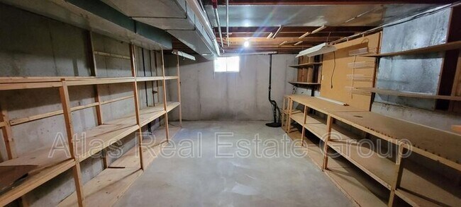 Building Photo - 322 NE Lincoln St