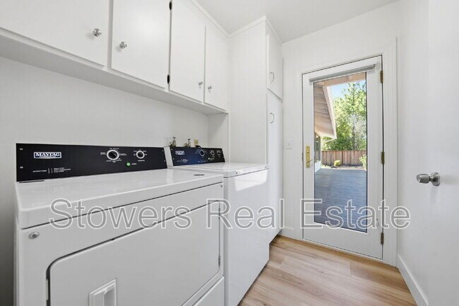 Building Photo - 155 Mountain Canyon Pl