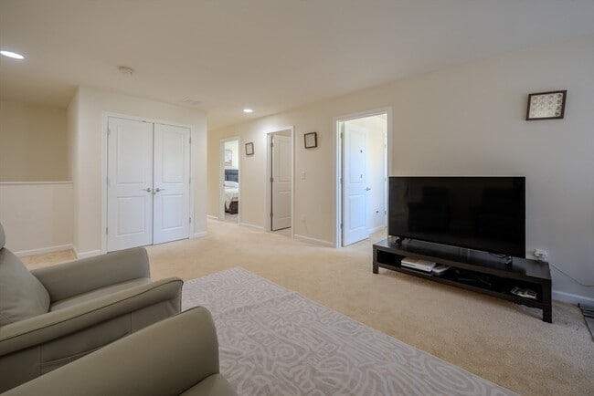 Building Photo - 156 Stonehaven Dr