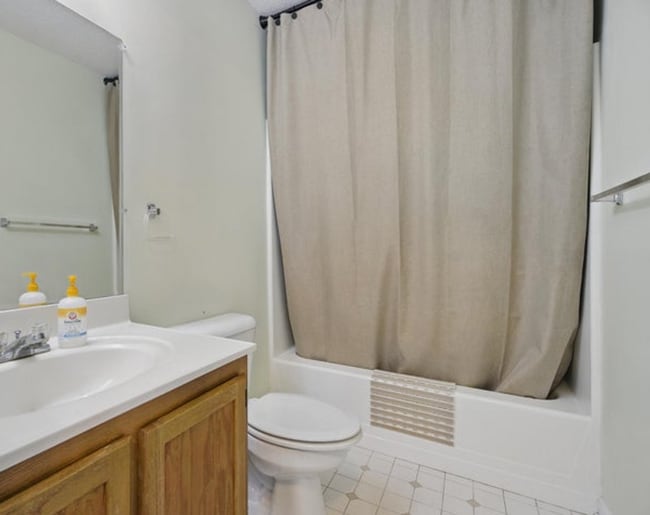 Building Photo - 3 bedroom 2 bath in Summerfield