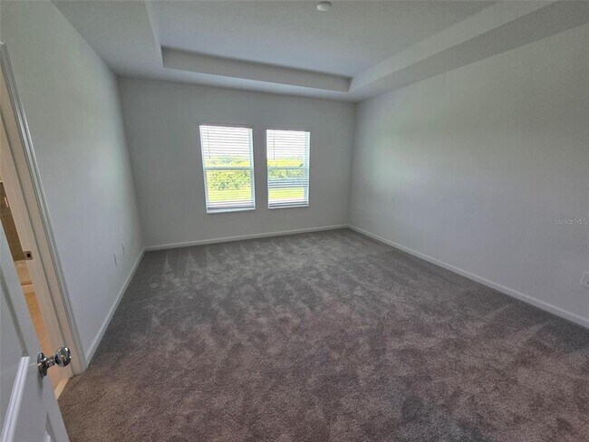 Building Photo - 3070 Chantilly Dr