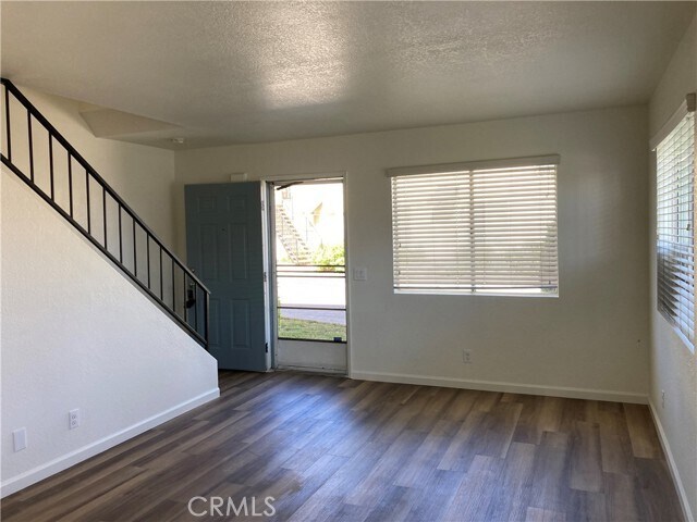 Building Photo - 28601 Calle Del Lago