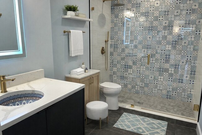 Building Photo - 25 2nd St