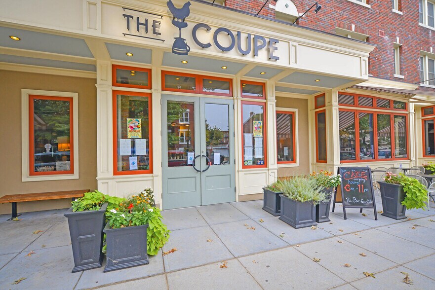 Around the corner from The Coupe. - 1001 Monroe St NW