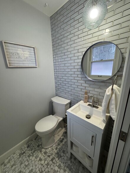 Building Photo - 313 N 250 W