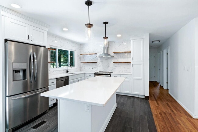 Building Photo - 1512 Beechwood Dr
