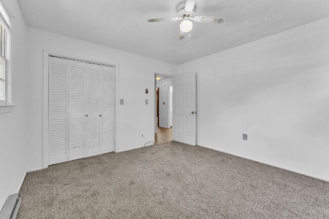 Building Photo - **SPECIAL LEASE INCENTIVE** Charming 3-Bed...