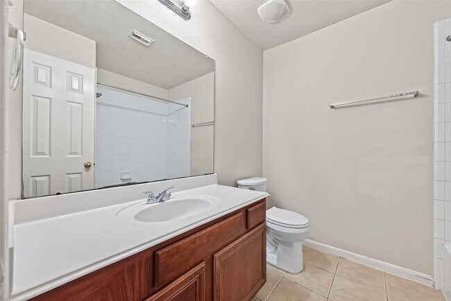 Building Photo - 9127 N Ferndale Pl Dr