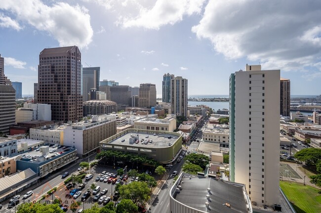 Building Photo - 1212 Nuuanu Ave