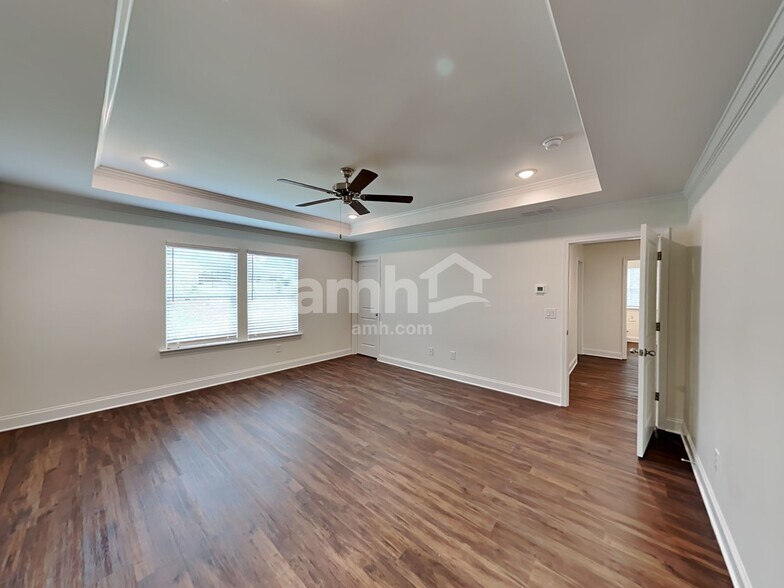 Building Photo - 3730 Blackshear Pl