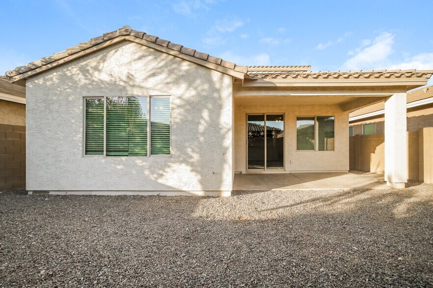 Building Photo - 12125 W Remuda Dr