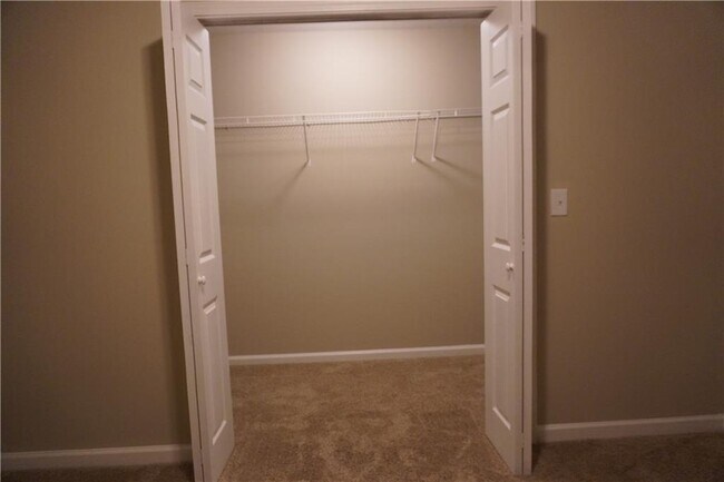 Building Photo - 840 Paper Creek Dr SE