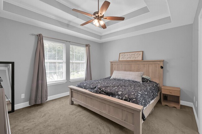 Building Photo - 22806 Lantana Dr