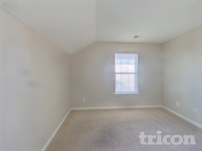 Building Photo - 216 Meyer Ln