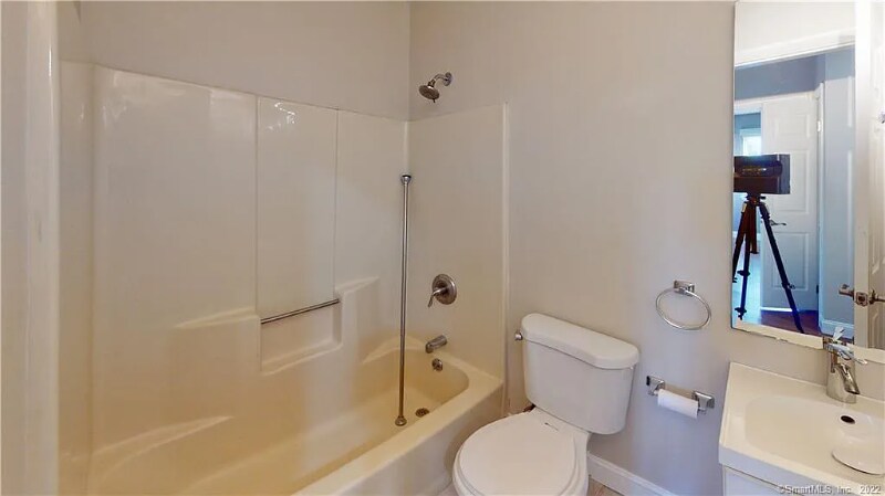Building Photo - 14 Ingall St
