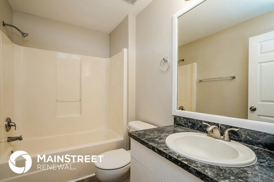 Building Photo - 1406 NW 8th Pl