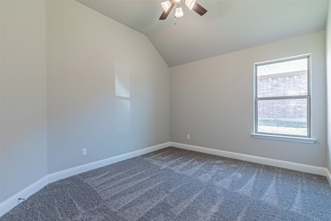 Building Photo - 422 Oleander Dr