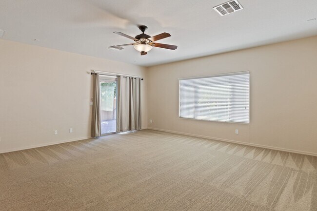 Building Photo - Gorgeous 4 Bedroom Home in Phoenix!