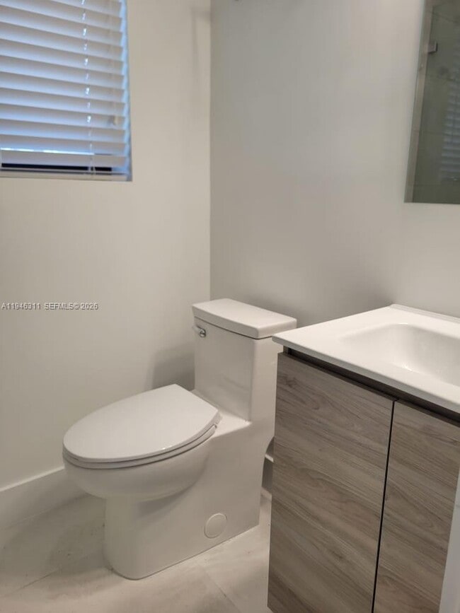 Building Photo - 1735 Calais Dr