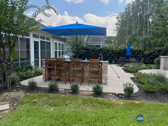 Building Photo - Beautiful custom home in Hampton Lake!
