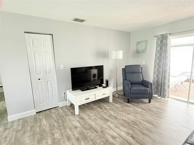 Building Photo - 3357 38th St S