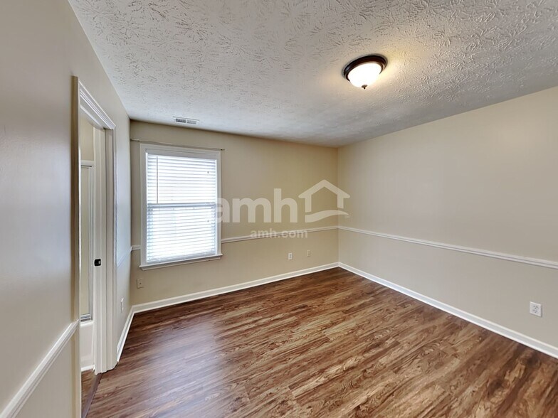 Building Photo - 3840 Kirkwood Run