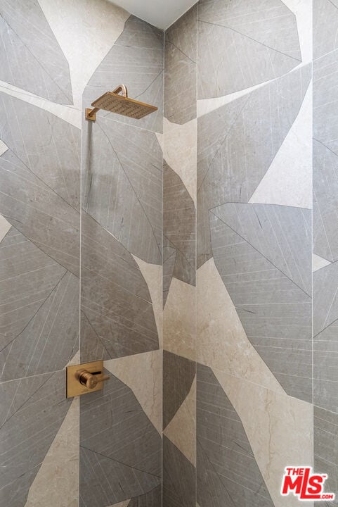 Building Photo - 1021 N Ogden Dr