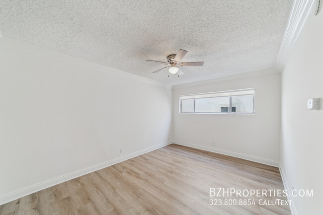Building Photo - 7544 Hampton Ave