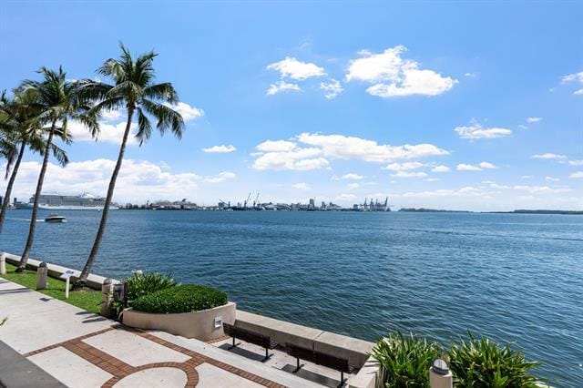 Building Photo - 520 Brickell Key Dr